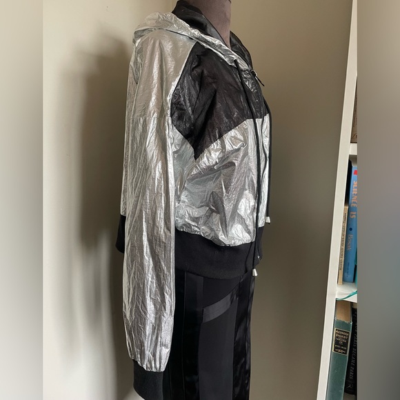 Silver & Black Cropped Hoodie/Jacket - Picture 2 of 8